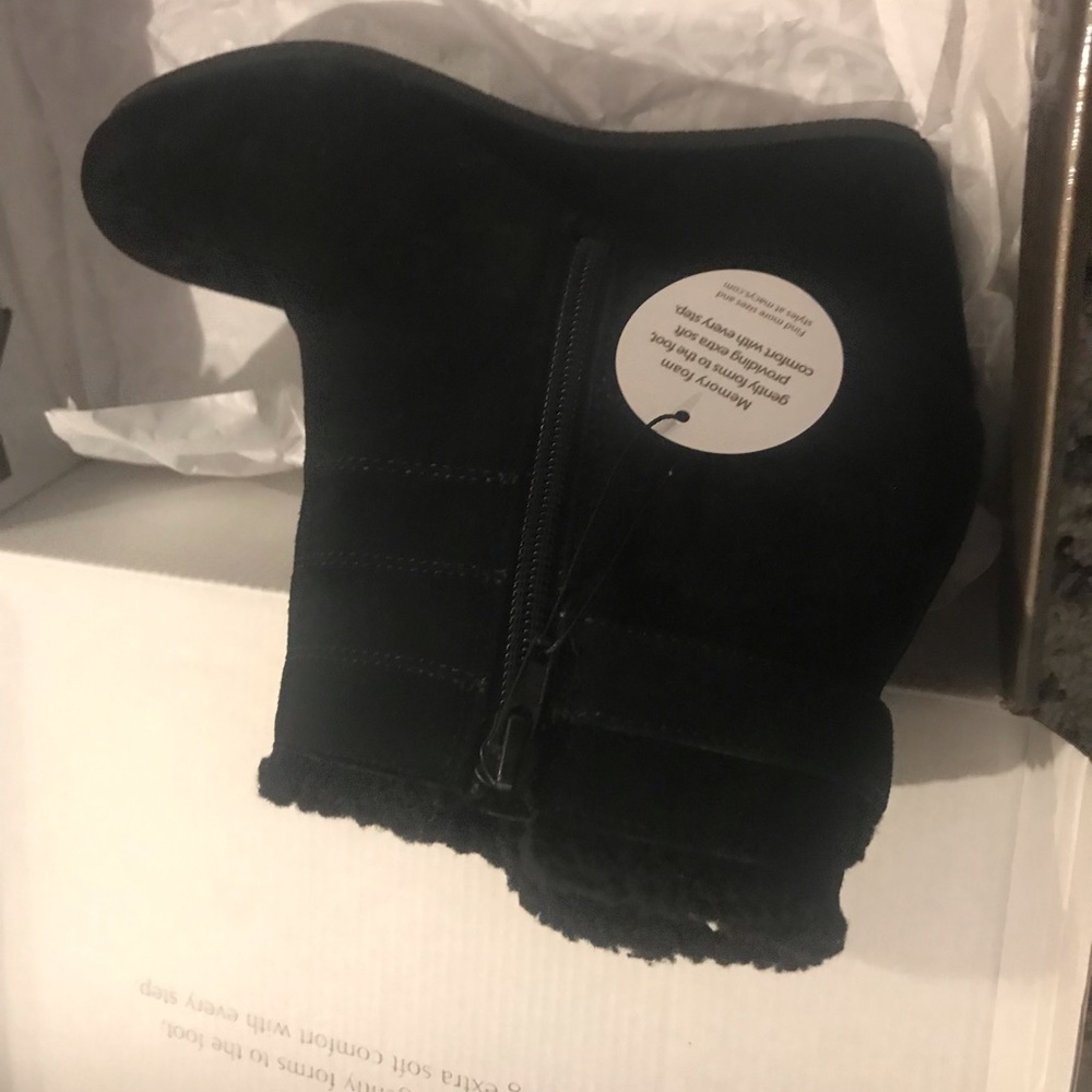 Gianibernini memory foam wedge shoes.